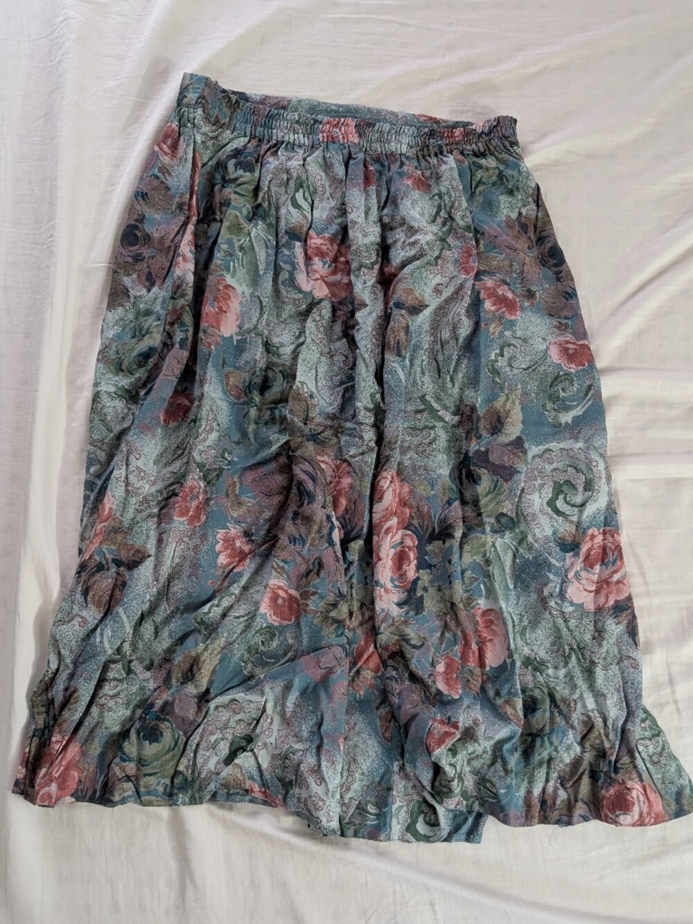 Vintage St Michael floral midi skirt with pockets,size 16,made in Germany